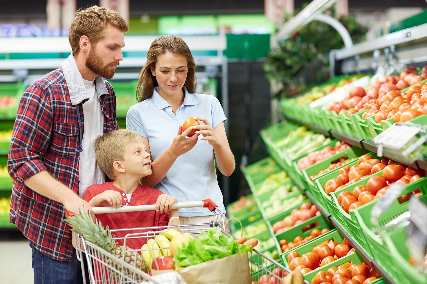 Raben for FMCG food Grocery shopping at the supermarket